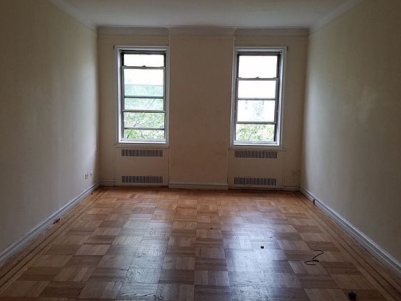5th image of 4115 45th St APT 5L