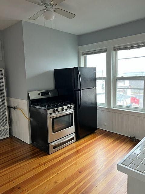 1st image of 414 Taunton Ave #2E