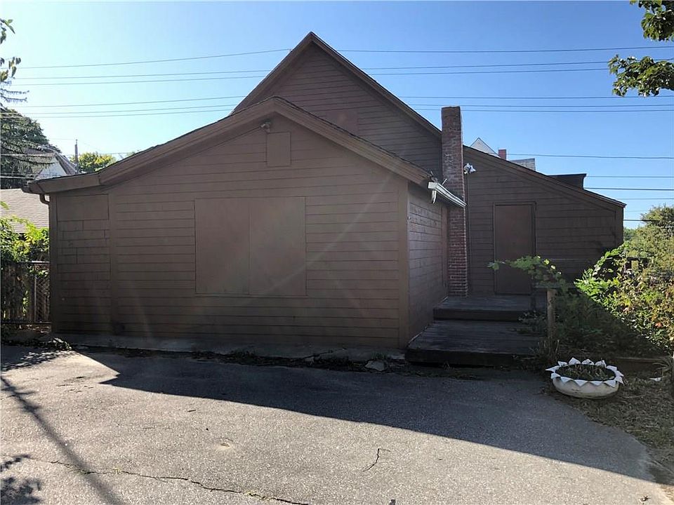 2nd image of 1029 Atwells Ave