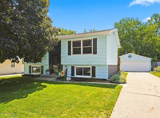 1611 W Clinton Ave, Indianola, IA 50125