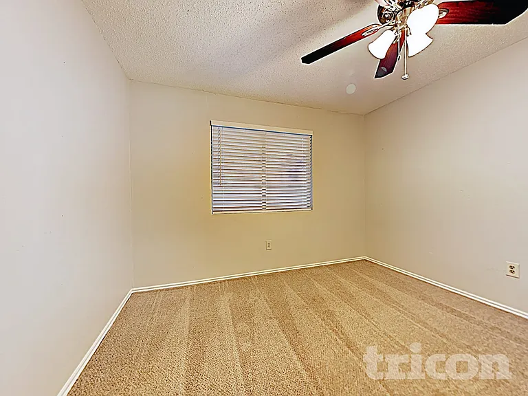 2537 Rialto Way — Photo 13