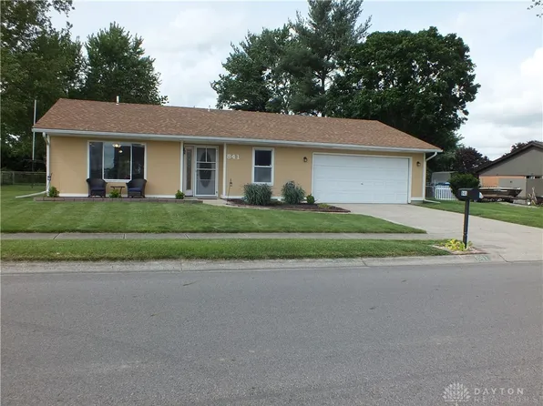 841 Comanche Ln, Tipp City, OH 45371