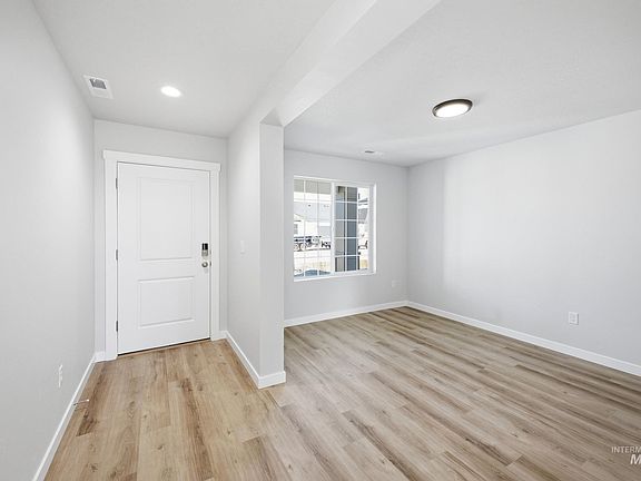 2nd image of 5433 S Bittercreek Ave