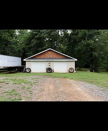 5th image of 331 Strickland Dr