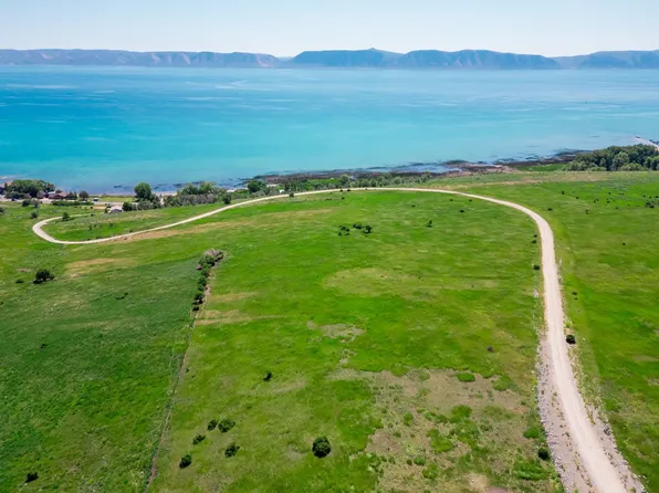 2555 N Bear Lake Blvd, Garden City, UT 84028