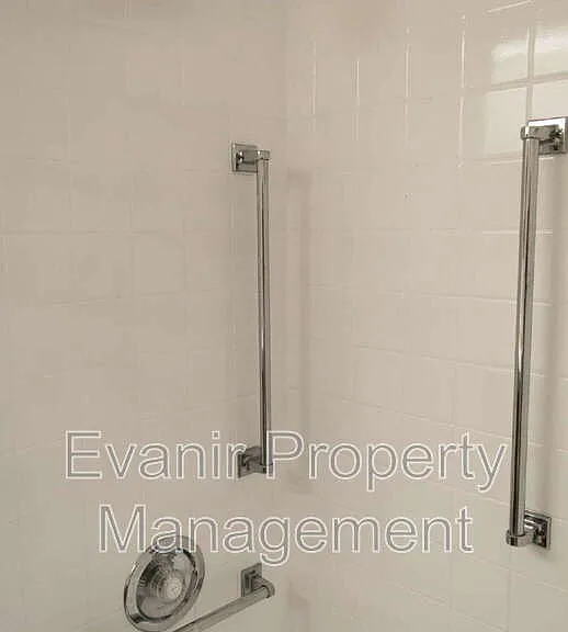 528 Heather Dr #1 — Photo 23