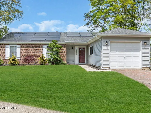 27 Laurel Crest Drive, Howell, NJ 07731