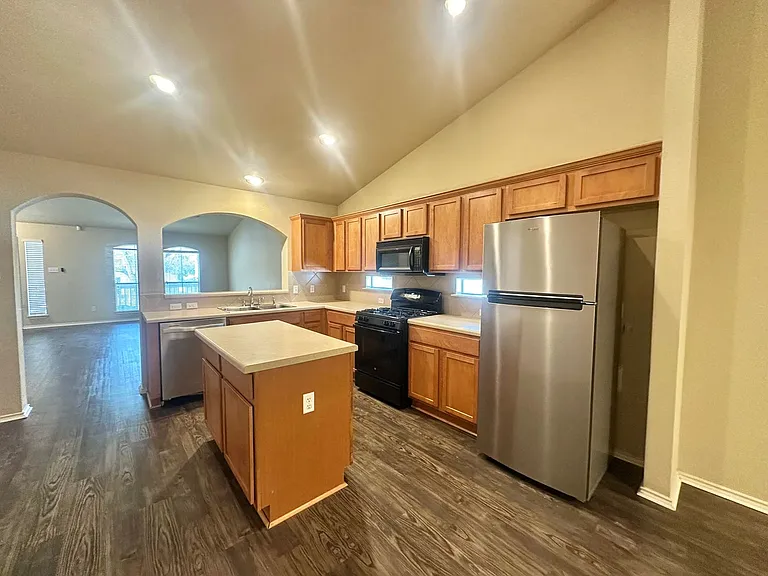 210 Lollipop Ln — Photo 5