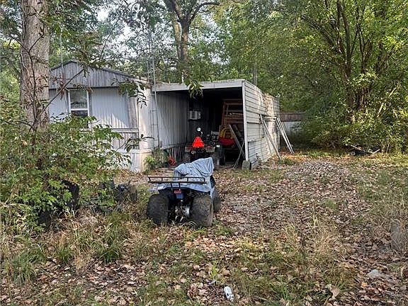 2nd image of 10444 Slant Rd