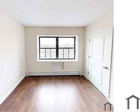 2067 Ryer Ave — Photo 2
