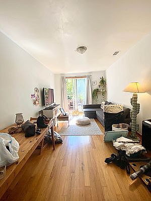 4th image of 460 Montgomery St #1