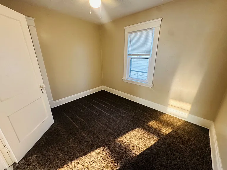 10004 Mt Auburn Ave — Photo 5