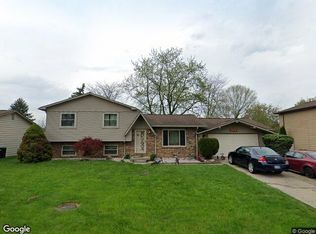 9288 Elaine Dr, Swartz Creek, MI 48473