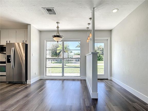 4th image of 1447 Davis Dr