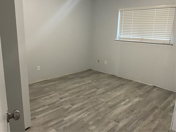 2nd image of 1010 Kearney St #4