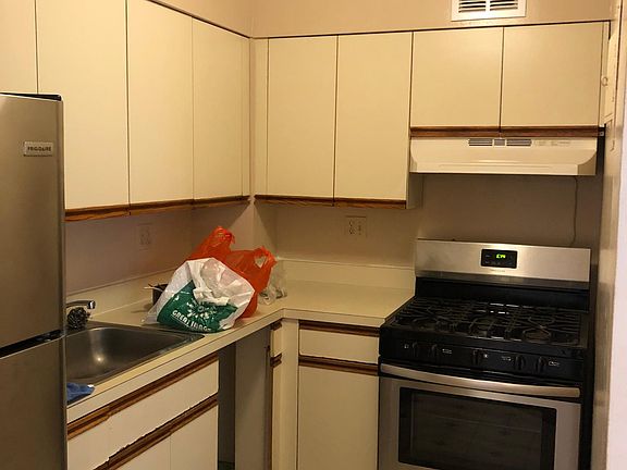2nd image of 2-104 24th Ave #2