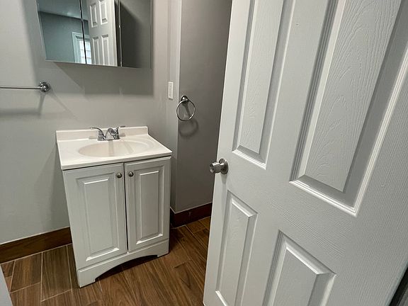 5th image of 70 N Day St Floor 2