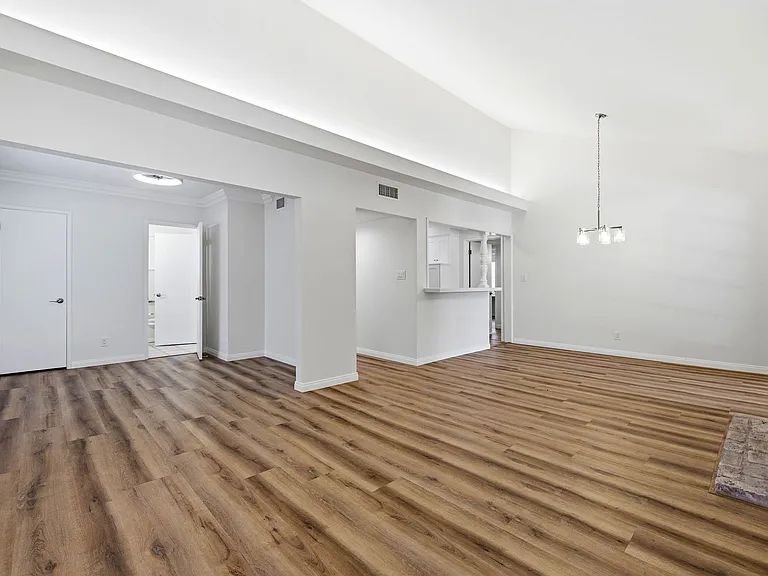 2187 Raleigh Ave — Photo 10