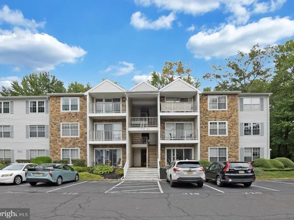 58 Willow Ct, Hamilton, NJ 08619