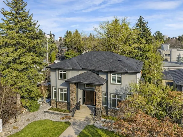 8927 120th St NW, Edmonton, AB T6G 1X6