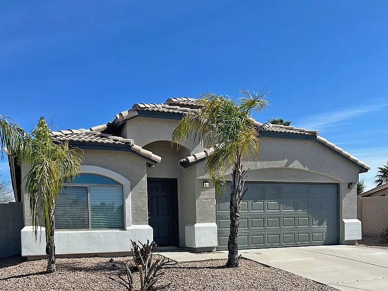 33889 N Barbara Dr — Photo 2