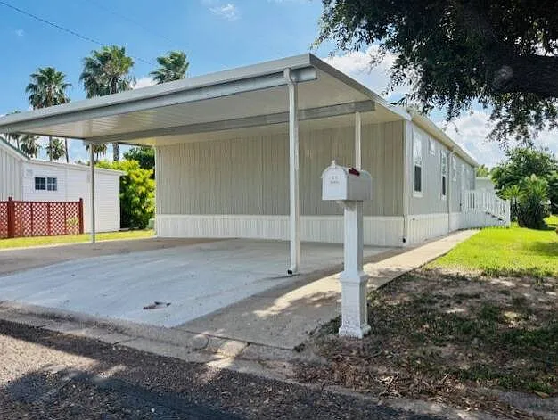 527 Carolina St — Photo 21