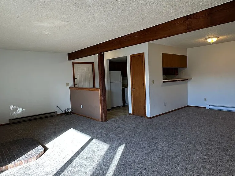 759 W 24th St — Photo 2