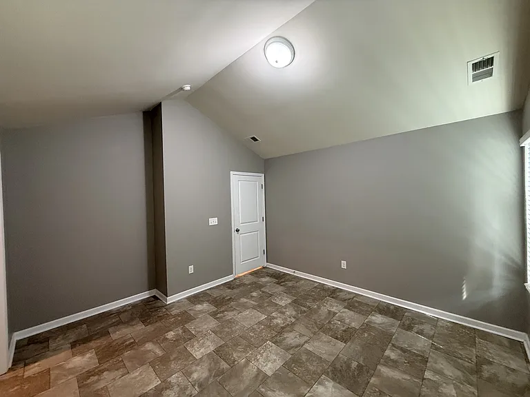 141 Butler Knoll Ct — Photo 32