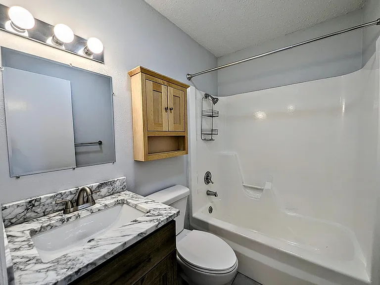 306 Central Dr #8 — Photo 8