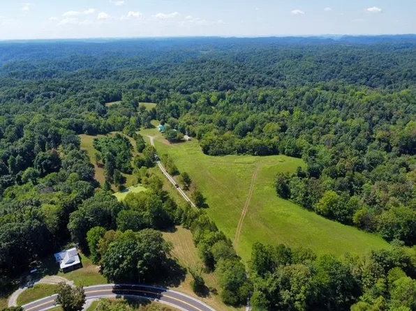 194 Davenport Ln, Lafayette, TN 37083