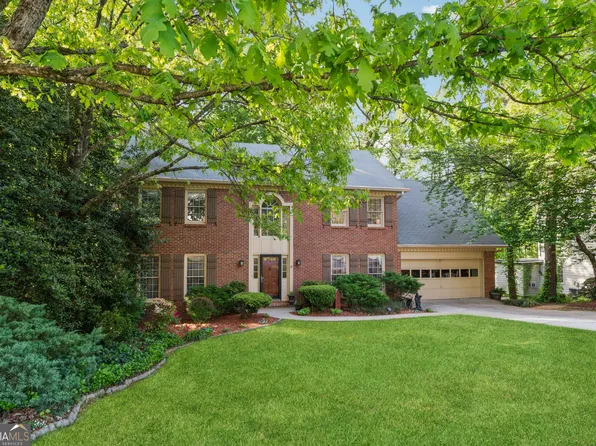 1061 Steeple Run, Lawrenceville, GA 30043