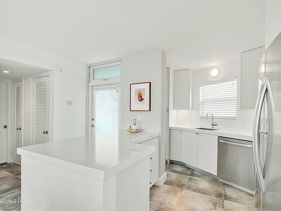 5th image of 1670 Lincoln Ct APT 5A