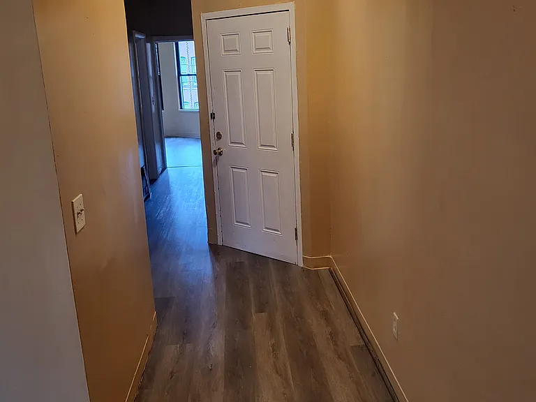 3 Putnam Hts #2E — Photo 5