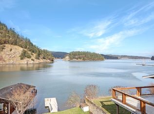 338 Cornet Bay Rd #A, Oak Harbor, WA 98277