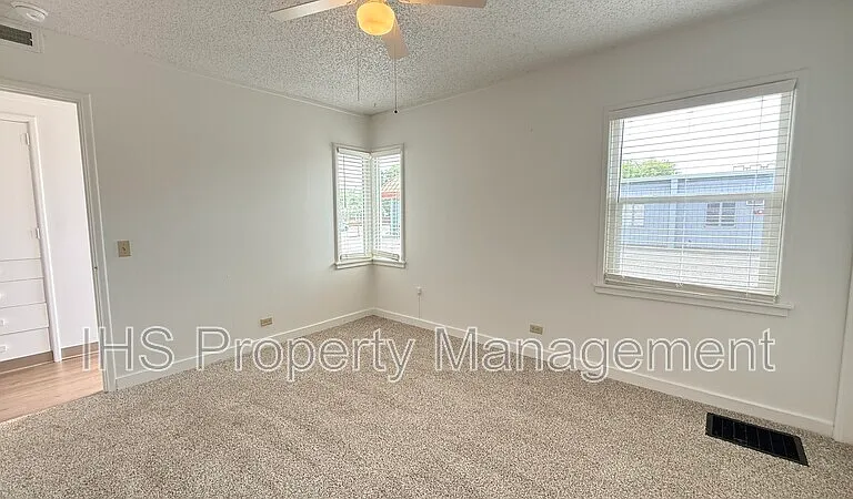 1209 George Washington Way #32 — Photo 4