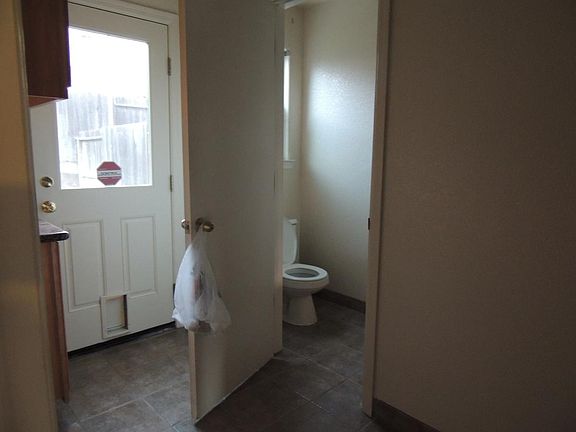 1/2 bath
