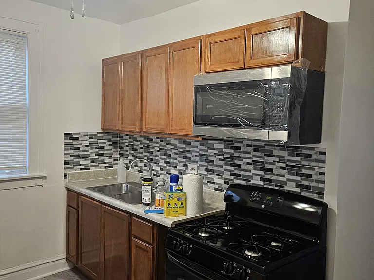 10918 S Vernon Ave — Photo 40