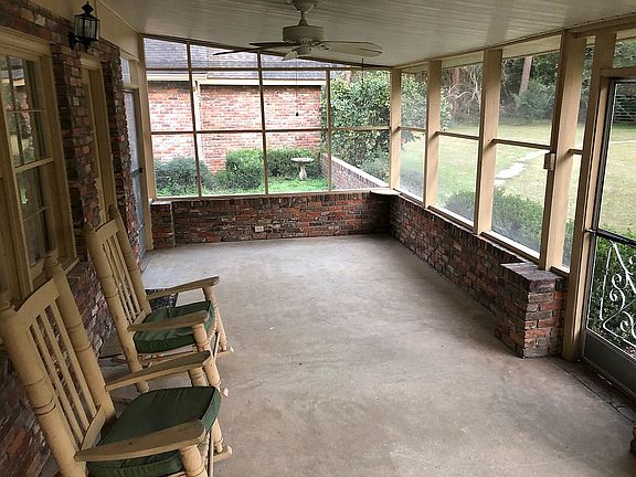 Screen porch on rear of home