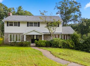 4 Wellington Ct, Endicott, NY 13760