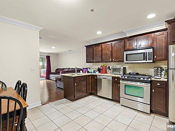 5th image of 1625 Paterson Plank Rd APT 9