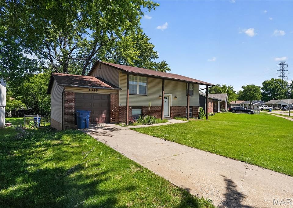 1st image of 1315 Red River Dr