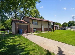 1315 Red River Dr, Saint Louis, MO 63138
