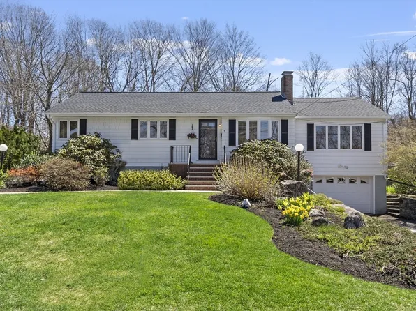 9 Brookfield Rd, Andover, MA 01810