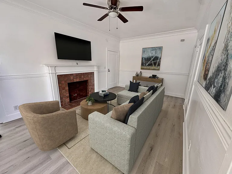 502 N Kenmore Ave #D — Photo 2