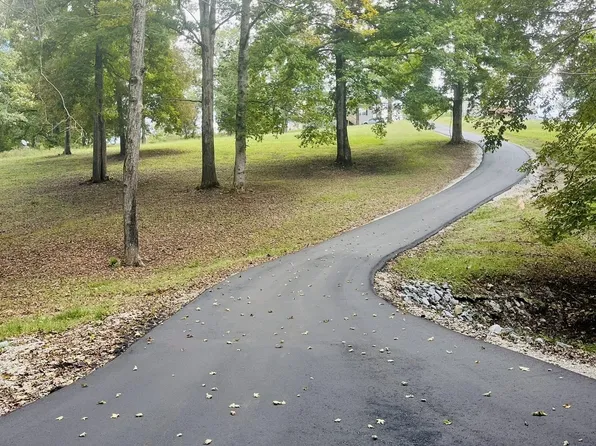 746 Nels Adams Rd, Dickson, TN 37055