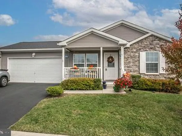 67 Middlemarch Rd, Douglassville, PA 19518