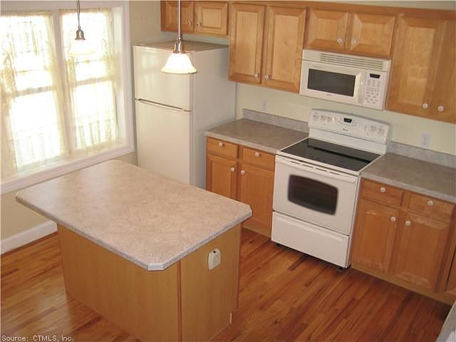 2nd image of 38 Harbor View Ln