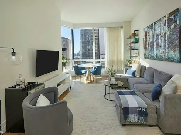 77 Greenwich St #15B, New York, NY 10006