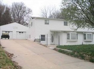 3006 Menke Cir, Omaha, NE 68134
