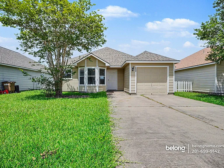 5049 Hauna Ln — Photo 1